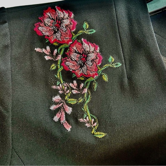 XOXO  Black Floral Embroidered Lined Blazer Jacket Size XL Beautiful Long Sleeve - Picture 5 of 7